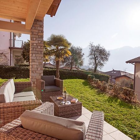 Ossuccio Grande C Home With Pool Sleeps 12 By Italian Apartments Como Buitenkant foto