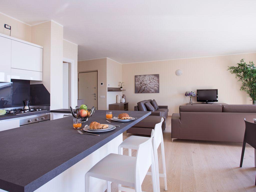 Ossuccio Grande C Home With Pool Sleeps 12 By Italian Apartments Como Buitenkant foto