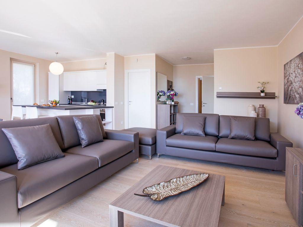 Ossuccio Grande C Home With Pool Sleeps 12 By Italian Apartments Como Buitenkant foto
