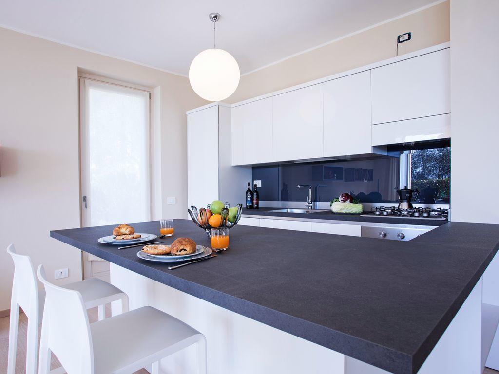 Ossuccio Grande C Home With Pool Sleeps 12 By Italian Apartments Como Buitenkant foto
