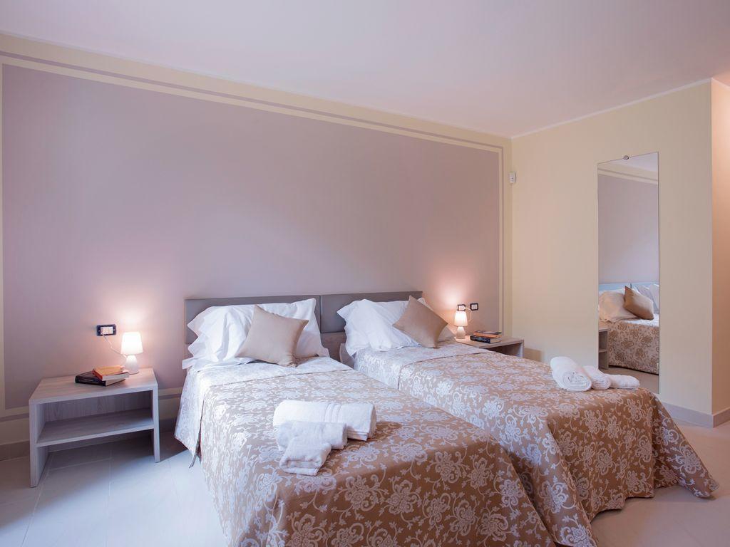 Ossuccio Grande C Home With Pool Sleeps 12 By Italian Apartments Como Buitenkant foto