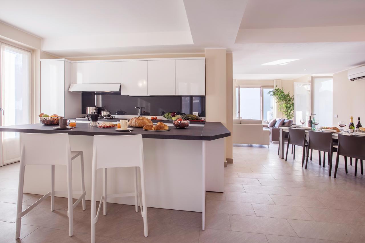 Ossuccio Grande C Home With Pool Sleeps 12 By Italian Apartments Como Buitenkant foto