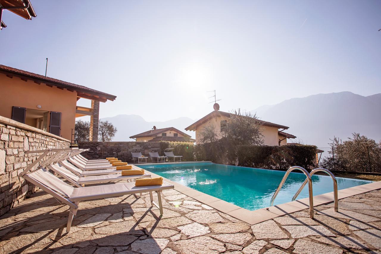Ossuccio Grande C Home With Pool Sleeps 12 By Italian Apartments Como Buitenkant foto